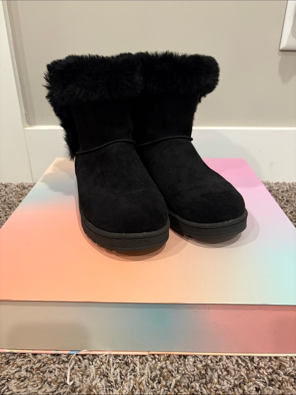 SO Women’s Black Faux Fur Cuff Winter Boots